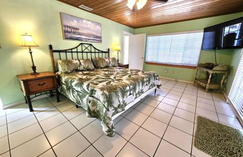 Oceanfront Beach House - Pool, Private Beach Access, Sleeps 12 - Foto 8