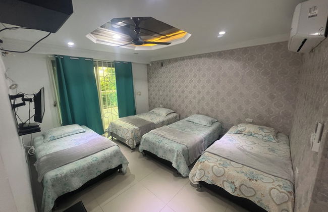 Casa Villa Carolina 5 min Puerta de Oro - Foto 1