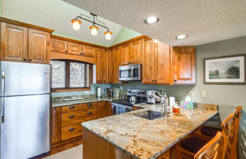 Galena Townhome with Deck and Golf Course View! - Foto 8