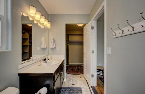 Hello Dolly! 3 beds, 2 bath, 2 TV's, Fireplace, Quiet Neighborhood in Star, ID minutes from walking trails and river views - Foto 15