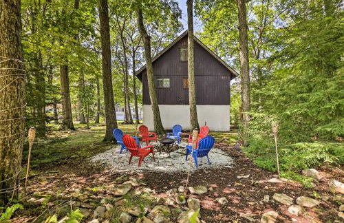 Walk to Lake Game Room Getaway in Pocono Summit! - Foto 31