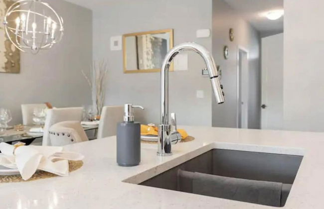 Luxury Modern Home - Livingstone - Photo 13