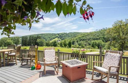 The Eagles Nest, Couples Escape - Hot Tub & Views! - Foto 4