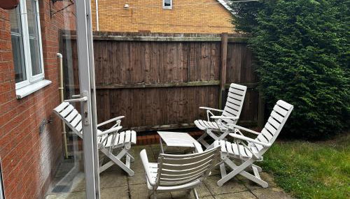 Brades Rise House - 3 bedroom house with 2 toilets with a private garden - Foto 2