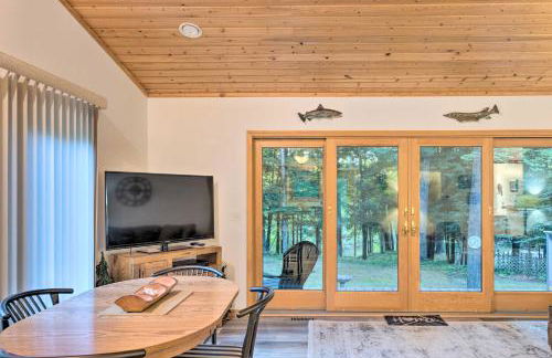 Charming Thompsonville Home with On-Site River! - Foto 6