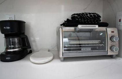 Stylish Studio Near Wynwood & Design District - Photo 14