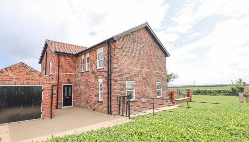 Foremans Cottage - Photo 2