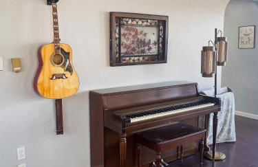 Finn's Hideaway -Modern family river home - Foto 15