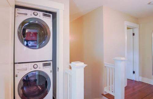 Gorgeous Eccentric Family Home with Cowboy Pool - Foto 61