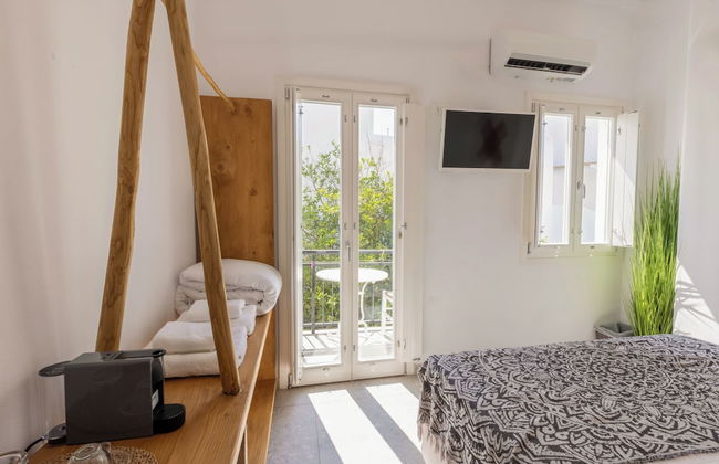 Parosquare Central Suites - Photo 35