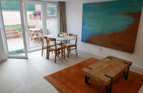 Natural park, terrace and pool - Photo 9