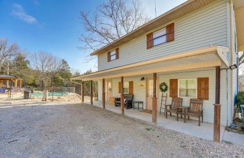 Lake Views and Community Perks Cape Fair Apartment! - Foto 25