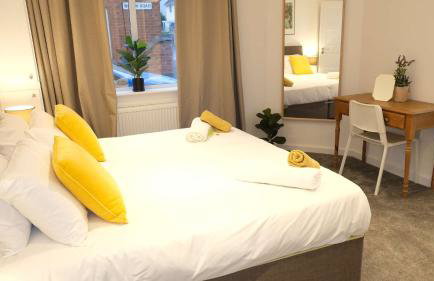 Lovely 2 Bed Apartment w Garden near Northampton - Photo 47