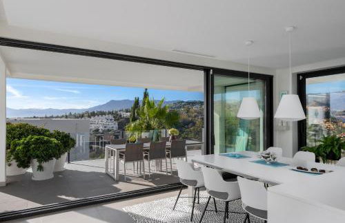 4-Bedroom Modern Villa with Sea View - Photo 22