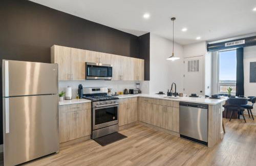 2BR, King Bd, Free Prkn, Gym, NYC View, 8min Train - Foto 52