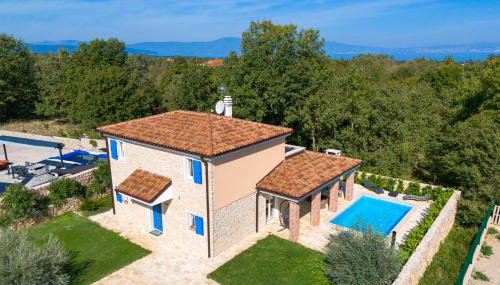 Romantic villa with pool, surrounded by nature - ID 2507 - by TRAVELER tourist agency Krk - Foto 2