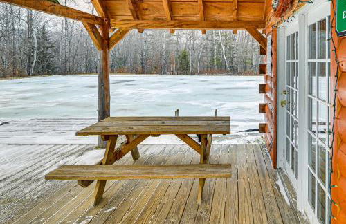 8 Mi to Mt Snow Cozy Bear Cabin with Hot Tub! - Foto 26