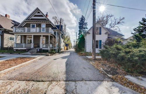 *H* NEW! Downtown Cottage Newly Renovated! * - Foto 27