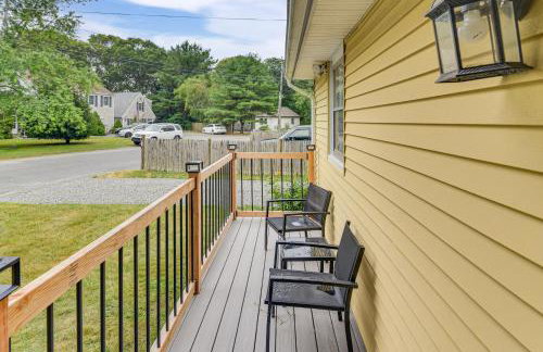 Less Than 2 Mi to Beach Cozy Cottage with Patio on Cape Cod - Photo 10