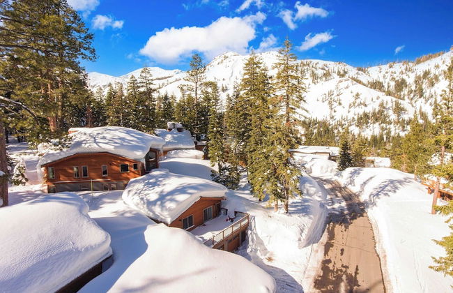 Explorer by Avantstay Close to Slopes! Game Room, Guest Suite, Hot Tub - Photo 35