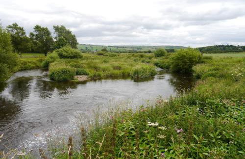 The Granary with hot tub - 2 miles from Skipton - Photo 27