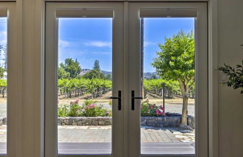 Luxe Wine Country Getaway with Vineyard Views - Foto 4