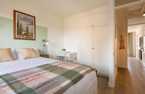 Stylish apartment with balcony, minutes from beach - Foto 1