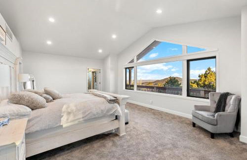 Mountain Top Luxury Red Rocks Hot tub Sauna Views - Photo 40