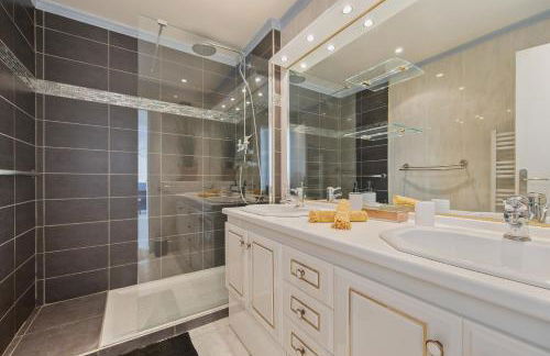 Piscine & Soleil à Hyères - T3 spacieux avec Clim & Extérieurs - Foto 14