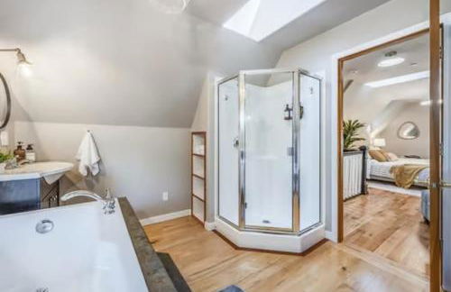 Hillside Cottaga- Private pond, hot tub, game room, by ONP - Foto 25