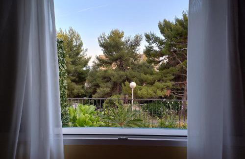 Unique residence with garden and sea view - Photo 14