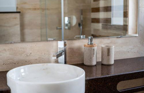 Luxury Vau Beach Villa with Private Heated Pool - Foto 30