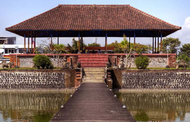 Private Walking Tour of Mataram - Photo 1