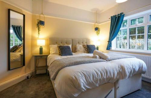 Orchard Bungalow - Sleeps 10 - Close to Town Centre - Free Parking, Pool Table, Fast Wi-Fi and Smart TV with Netflix by Yoko Property - Foto 16