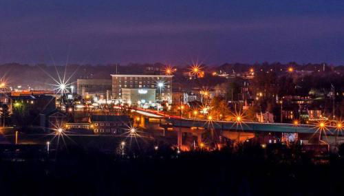 Finn's Hideaway -Modern family river home - Foto 4