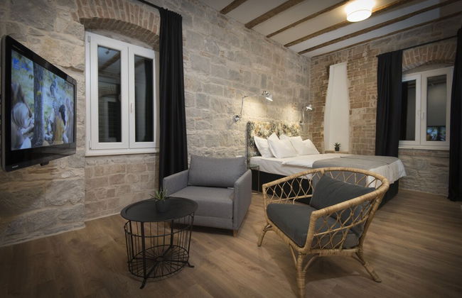 Emarconi history&luxury in Split center - Photo 14