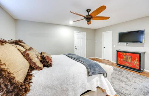 Deck and Views Spacious Lake House Escape - Foto 13