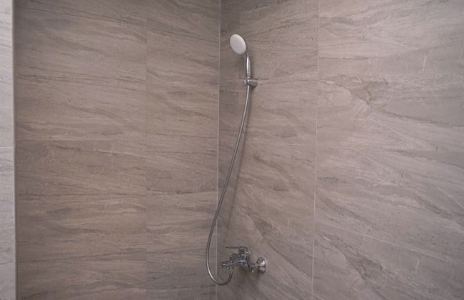 Modern And Comfy Studio At Collins Boulevard Apartment - Foto 14