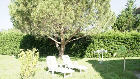 La Maison des Hirondelles, piscine, billard, ping pong, 3 terrasses et jardin - Foto 5, Garden view