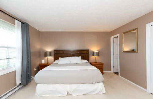 4 Bedroom Lakefront Home with Private Beach on Cedar Point Chaussee - Photo 24