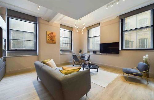 stylish 2bed condo city centre - Photo 3