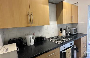 Beautiful Bungalow Awaits Your Short Term Stay - Foto 17