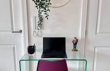 Central Derby Urban 2 Bedroom Flat - An Oasis of Elegance! Free Parking and Wifi suitable for families and professionals - Foto 8