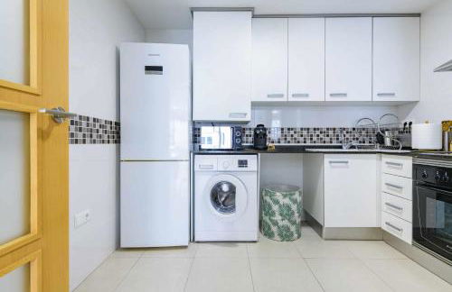 Apart. Port Arenal con terraza y piscina - Foto 19