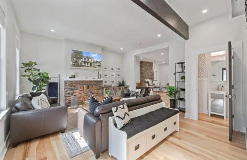 3BR Stylish Retreat, Minutes from Downtown Pittsburgh, Free 3-Car Parking - Foto 16