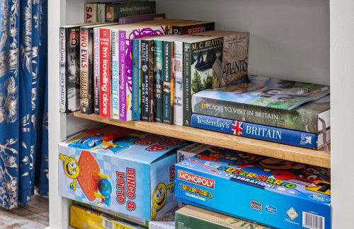 Charming 2-BR Cottage in Stonehouse with Courtyard Garden and Log Fire - Foto 31