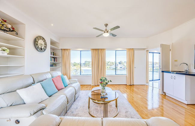 StayAU 6BR Deluxe Lakeview Point Cook - Foto 42