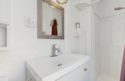 Downtown duplex with patio, enclosed backyard, washer/dryer, streaming, AC, WiFi - Foto 15