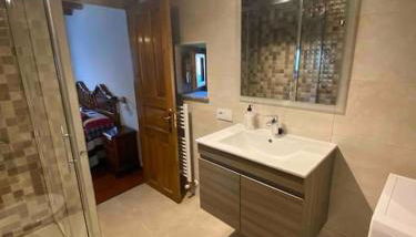 La Rotella, calma al lado de Cangas de Onís - Foto 3, Shower