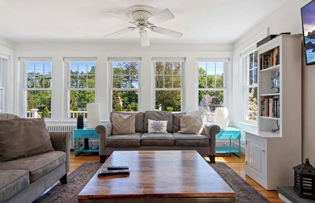 Ogunquit Village 4BR Walk to Beach, Dining & Town Center - Photo 24